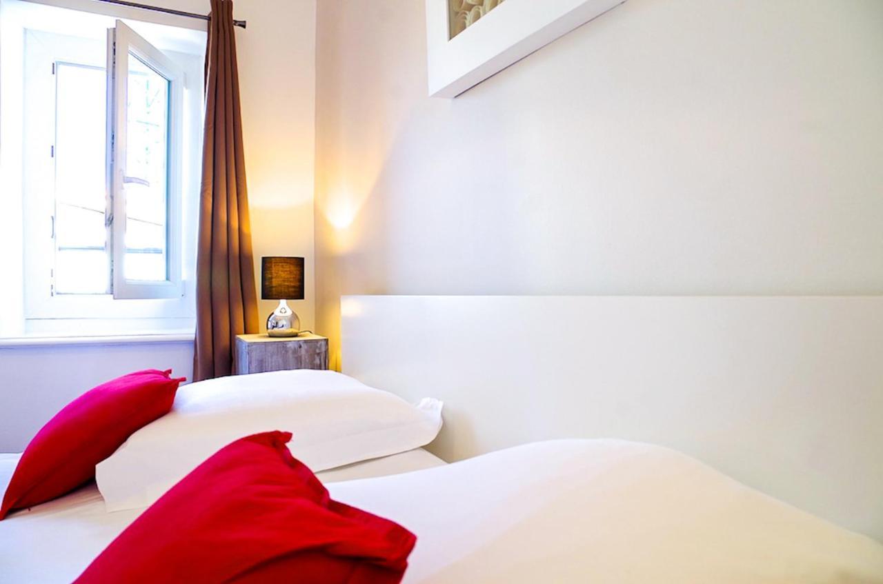 Sainte Catherine - Duplex 1 Chambre Proche Des Boutiques Du Centre Ville Bordeaux Luaran gambar